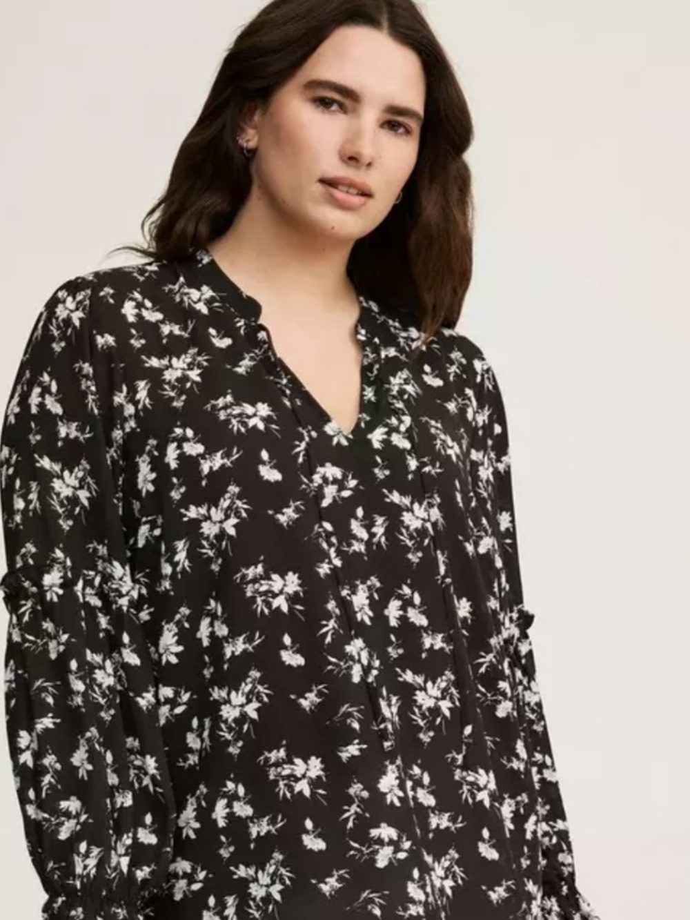 torrid Black and White Floral V-Neck Long Sleeve Top